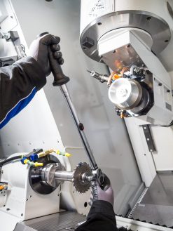 HAZET Drehmomentschlüssel 40-200 Nm 2% Vierkant Massiv 12,5mm 1/2 Zoll 6122-1CT -Heimwerkzeug Geschäft 6122 1ct 23anwendung 23industrie 23alternative 237