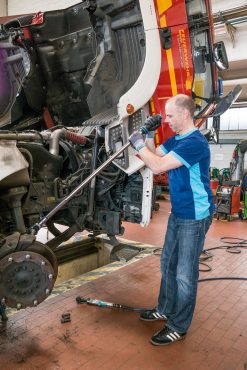 HAZET Drehmomentschlüssel 300-800 Nm 2% Vierkant Massiv 20mm 3/4 Zoll 6145-1CT 29 HAZET Drehmomentschlüssel 300-800 Nm 2% Vierkant Massiv 20mm 3/4 Zoll 6145-1CT -Heimwerkzeug Geschäft 6145 1ct 23anwendung 23nfz 231