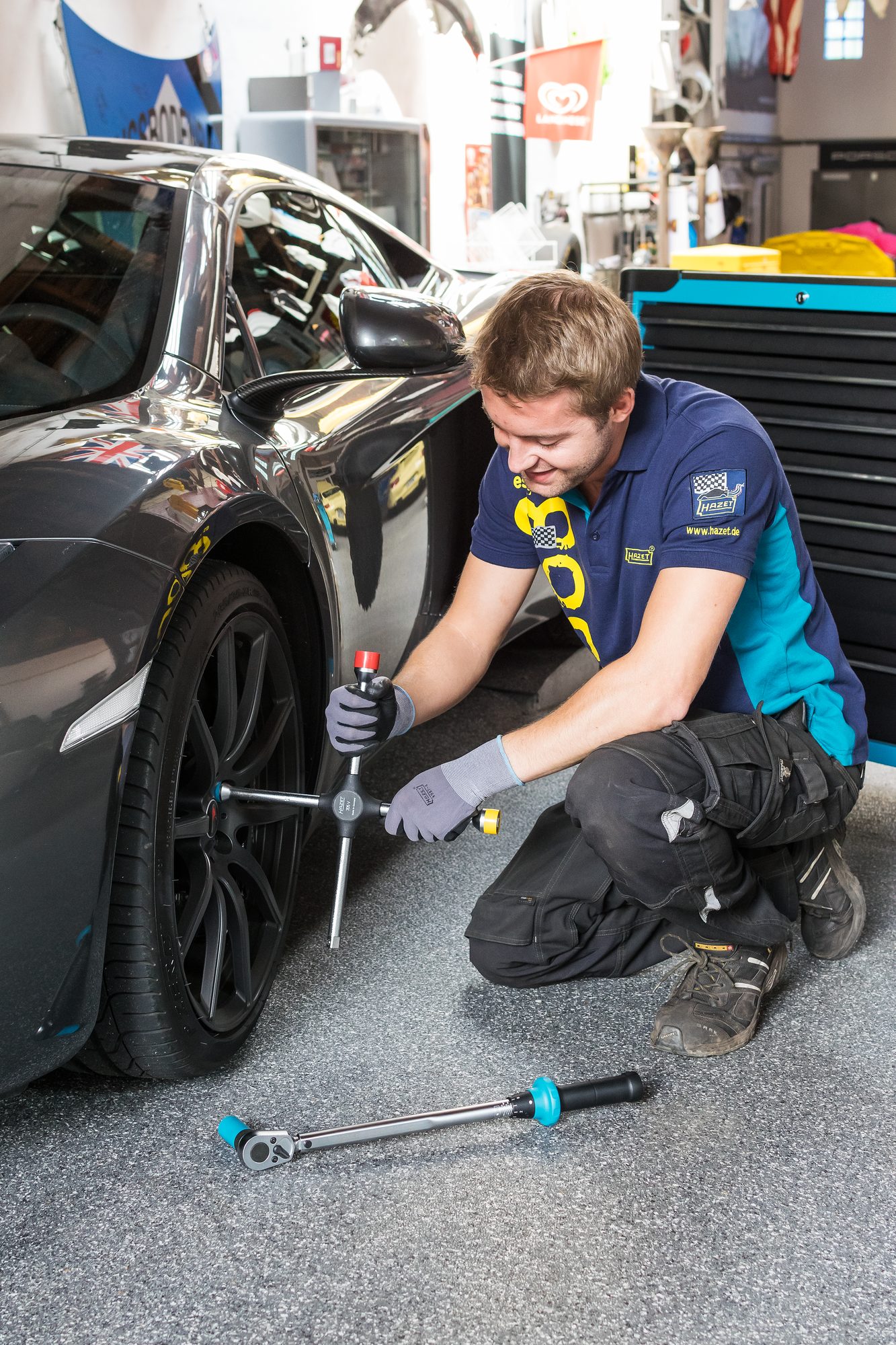 HAZET Kreuzschlüssel Außen-Sechskant 17 x 19 x 21 x Außenvierkant Antrieb 12,5 = 1/2 Zoll 705V 5 HAZET Kreuzschlüssel Außen-Sechskant 17 x 19 x 21 x Außenvierkant Antrieb 12,5 = 1/2 Zoll 705V – Bild 3