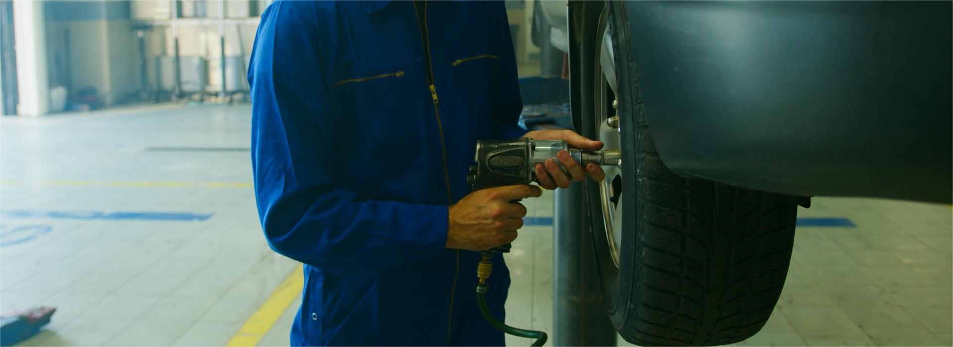 Titelseite -Heimwerkzeug Geschäft pexels artem podrez 8985603